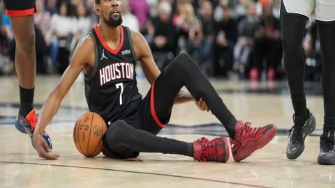 《赛季焦点阵容揭晓：姆巴佩耀眼领跑，亚马尔独树一帜，英超豪强枪手贡献三将！》